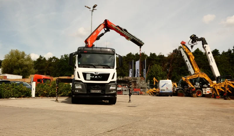 
								LKW mit Kran full									